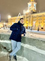 Сталинский ампир на фоне администрации
