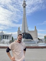 С ракетой ВДНХ