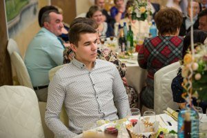 Жду когда тамада позовет танцевать
