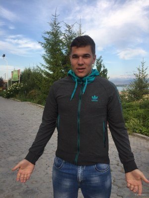 Стал крупнее спортивной школьной кофты
