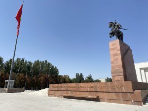 Памятник «Айколь Манас»