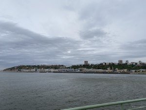 Вид на исторический центр города через волгу