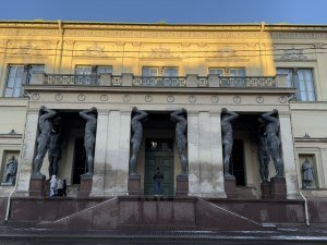 Атланты - Портик Нового Эрмитажа