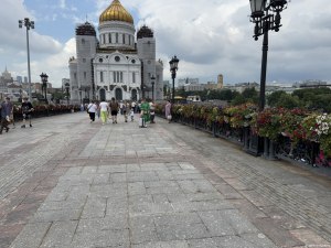 По мосту к храму