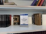 книги - это часть экспозиции. ПРОСЬБА НЕ ЗАБИРАТЬ ИХ С СОБОЙ!