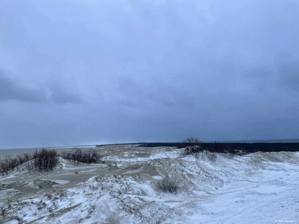 Заснеженные дюны